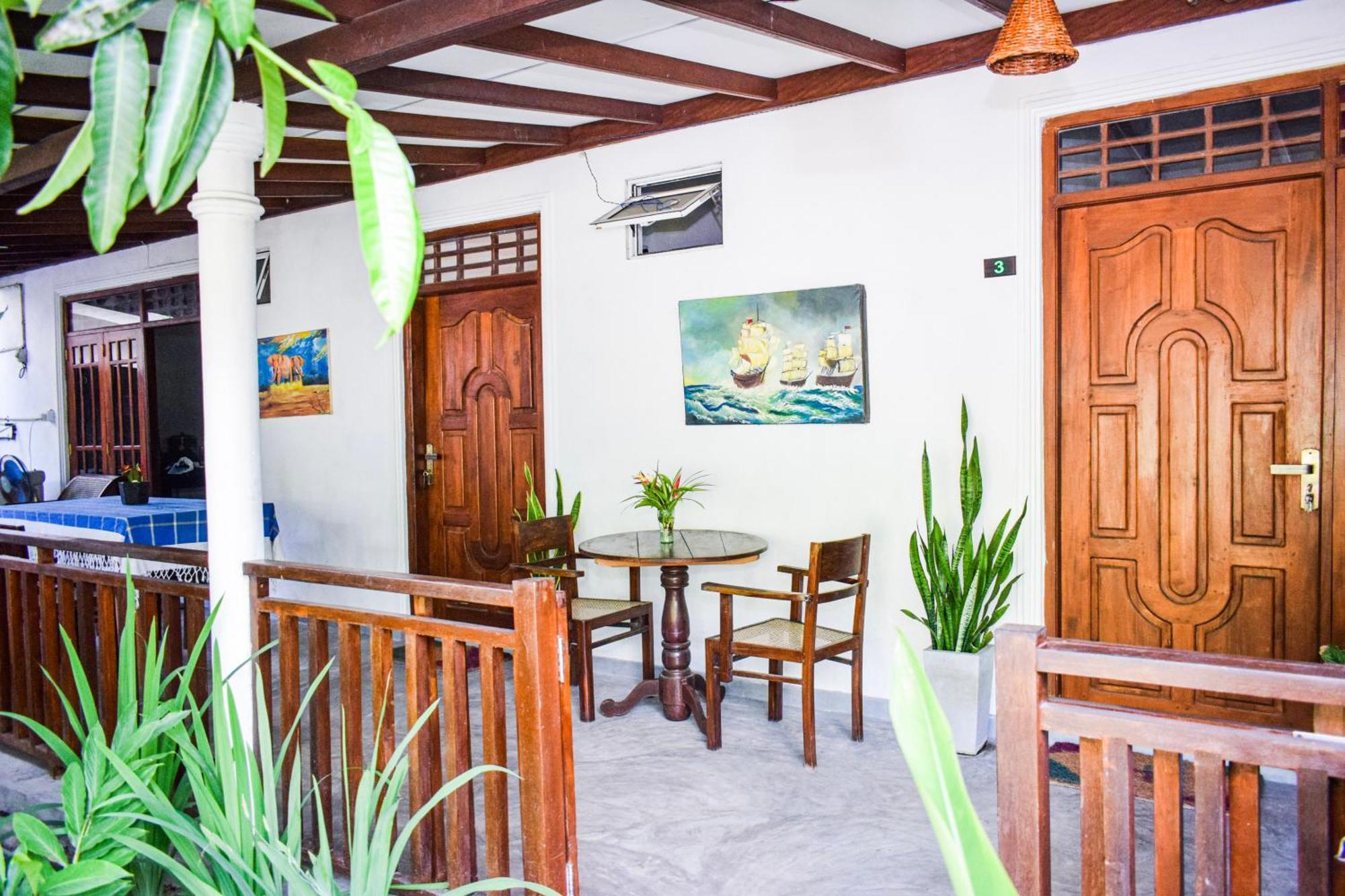 The Emerald Guest House & Villa 乌纳瓦图纳 外观 照片