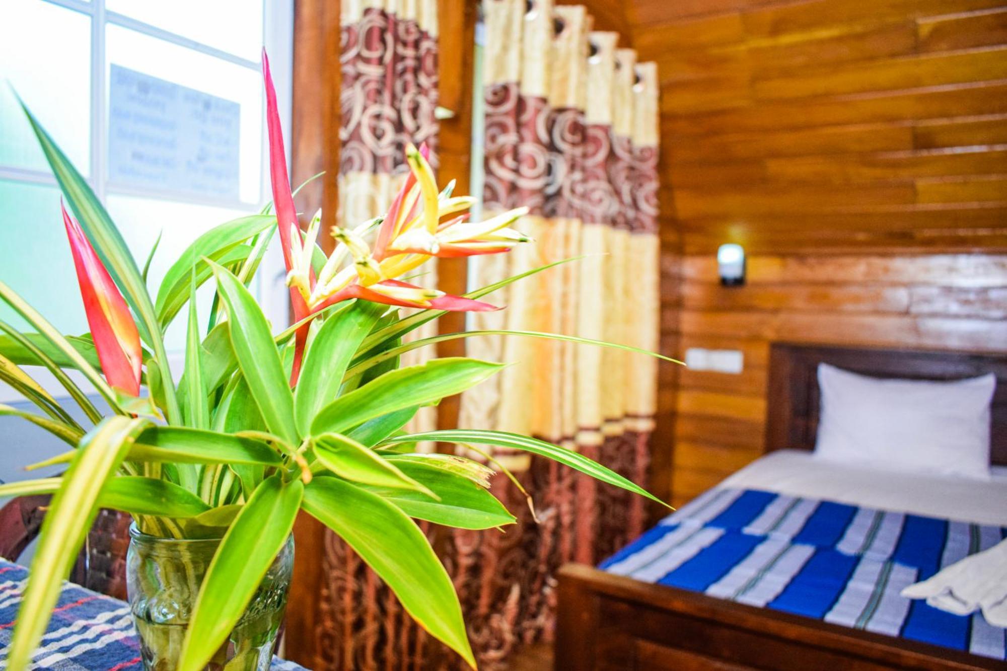 The Emerald Guest House & Villa 乌纳瓦图纳 外观 照片