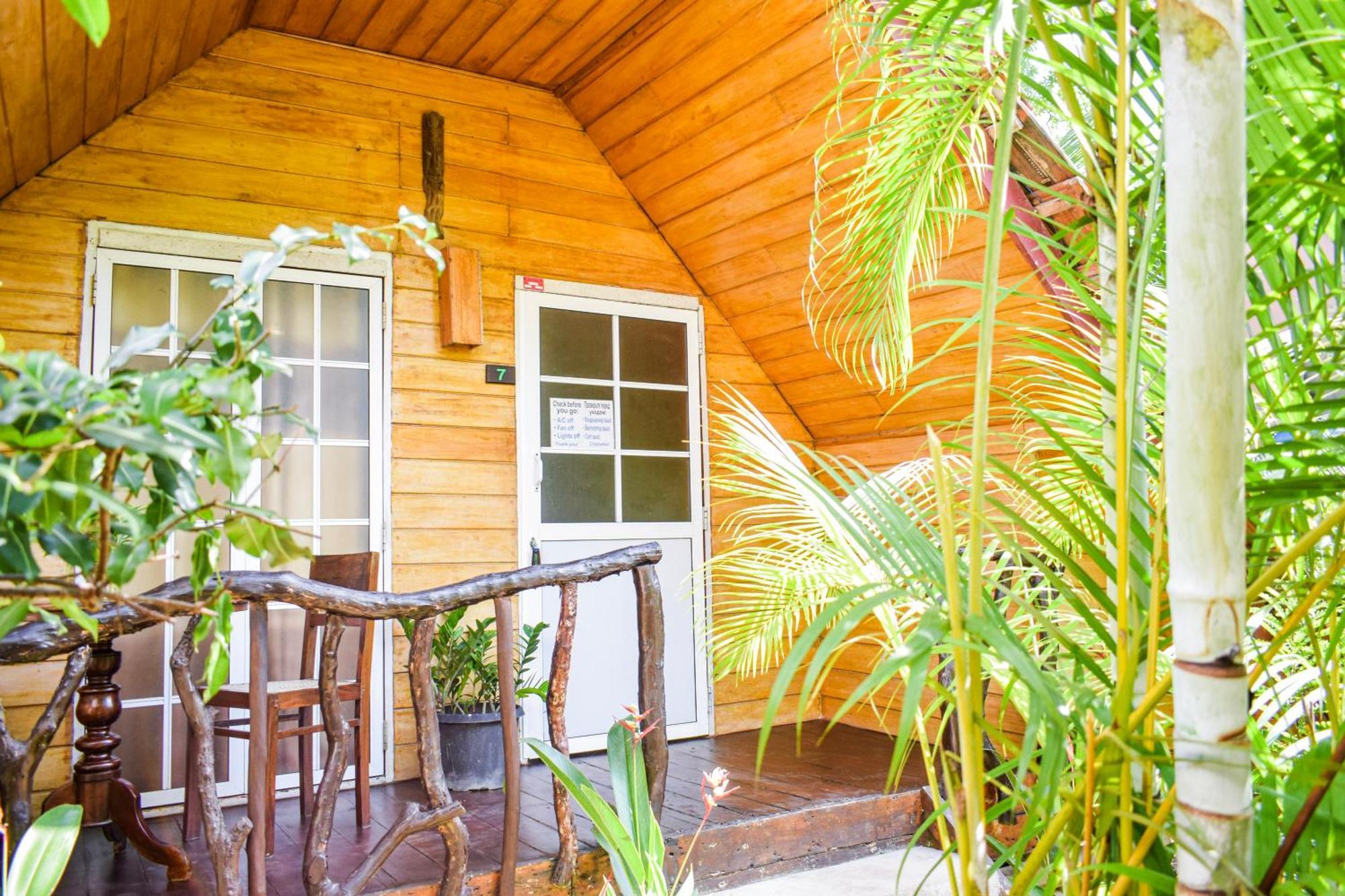 The Emerald Guest House & Villa 乌纳瓦图纳 外观 照片